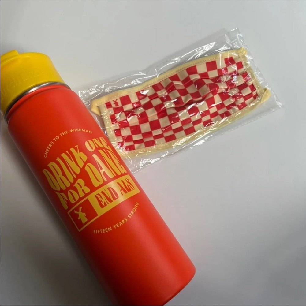 NWT Dutch Bros Watter Bottle and Mask Bundle
